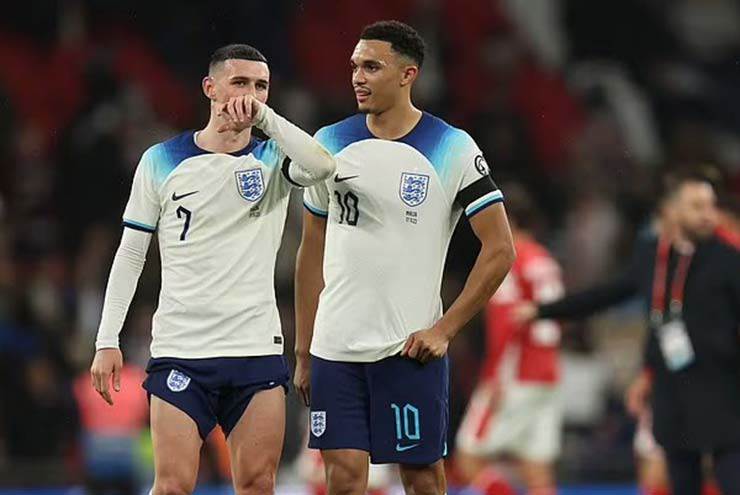 Báo Anh tung tin “gây ngao ngán”: Alexander-Arnold và Foden tiếp tục đá chính cho ĐT Anh - 1