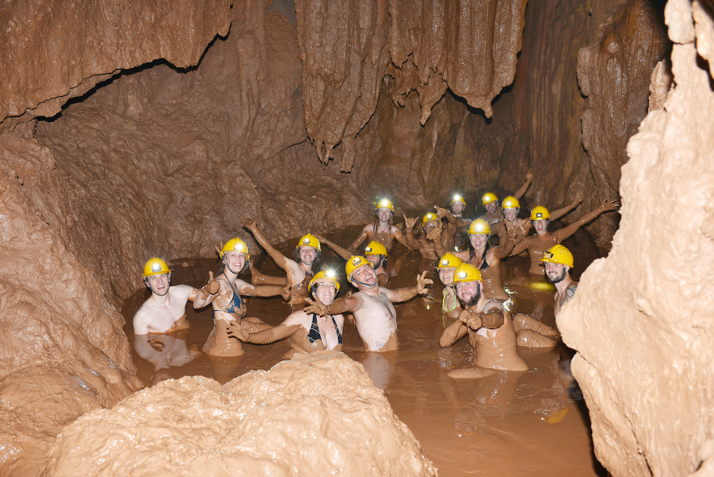 Khám phá Sông Chày: Tắm bùn độc đáo, đu dây zipline và hang Tối kỳ thú - 3