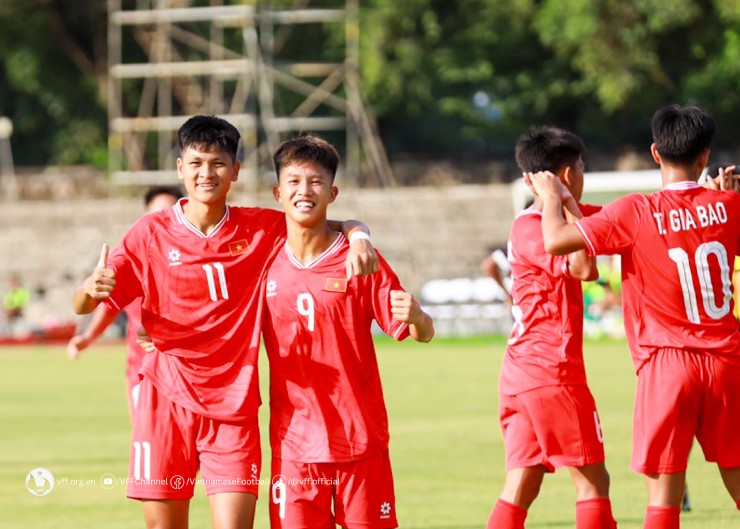 Dàn tuyển thủ U16 Việt Nam vừa thắng đậm U16 Brunei 15-0, sẽ đua tài ở giải U17 quốc gia - 1