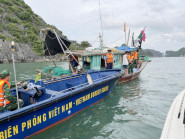 Tàu cá, đò chở 'chui' du khách đi Vịnh Hạ Long