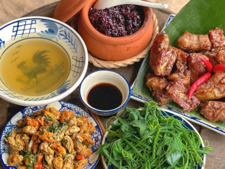 Thực đơn hằng ngày siêu cuốn của mẹ đảm 9x mê cơm quê