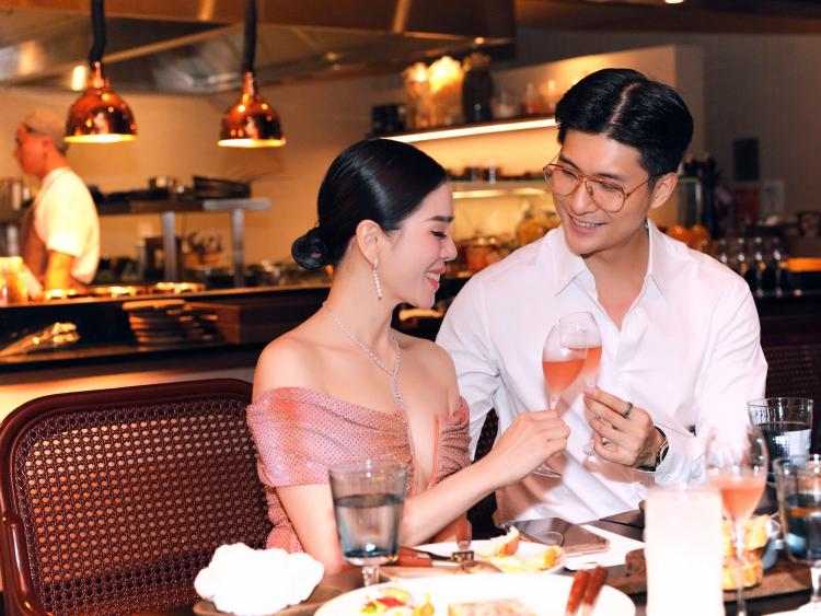 Lệ Quyên đón sinh nhật ấm cúng bên Lâm Bảo Châu tại khu nghỉ dưỡng đẳng cấp thế giới
