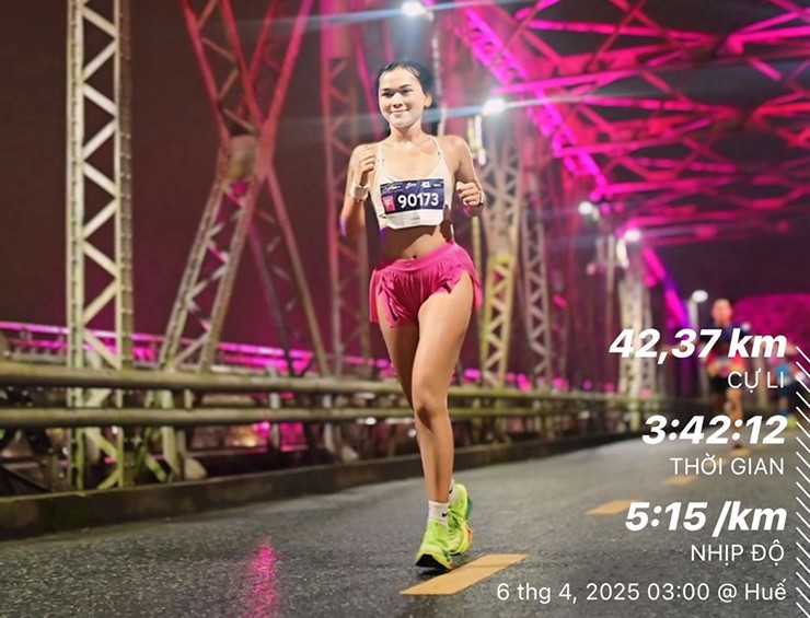 Hot girl Vy Phan chạy giữa “rừng” runner nam, Thu Hiền 1 tháng dự 3 giải từ Bắc vào Nam - 1