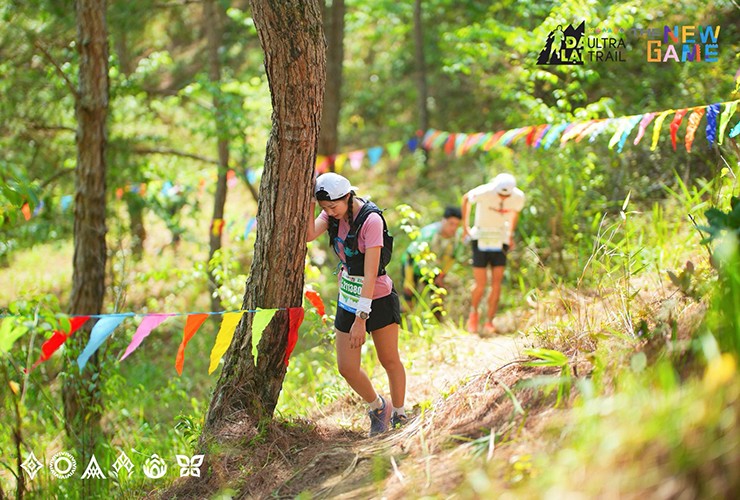 Hot girl Vy Phan chạy giữa “rừng” runner nam, Thu Hiền 1 tháng dự 3 giải từ Bắc vào Nam - 8