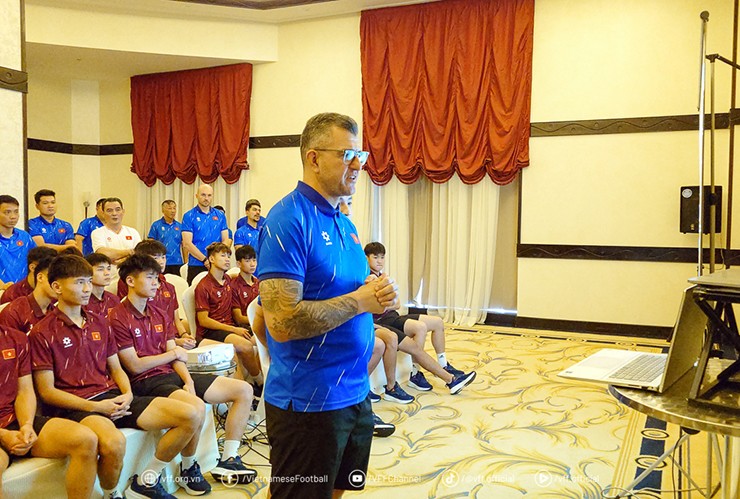 U17 Việt Nam được “tiếp lửa” trước trận tranh vé dự U17 World Cup - 2