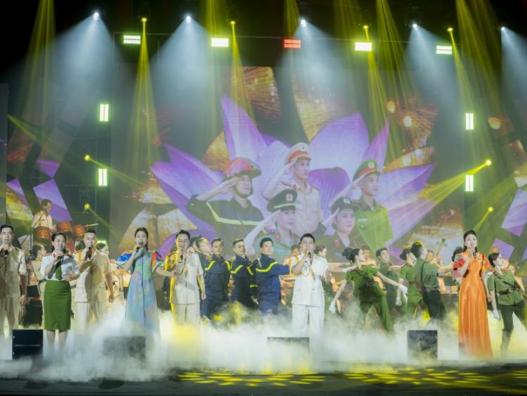 Sắc màu nghệ thuật của lực lượng CAND tỏa sáng tại Huế