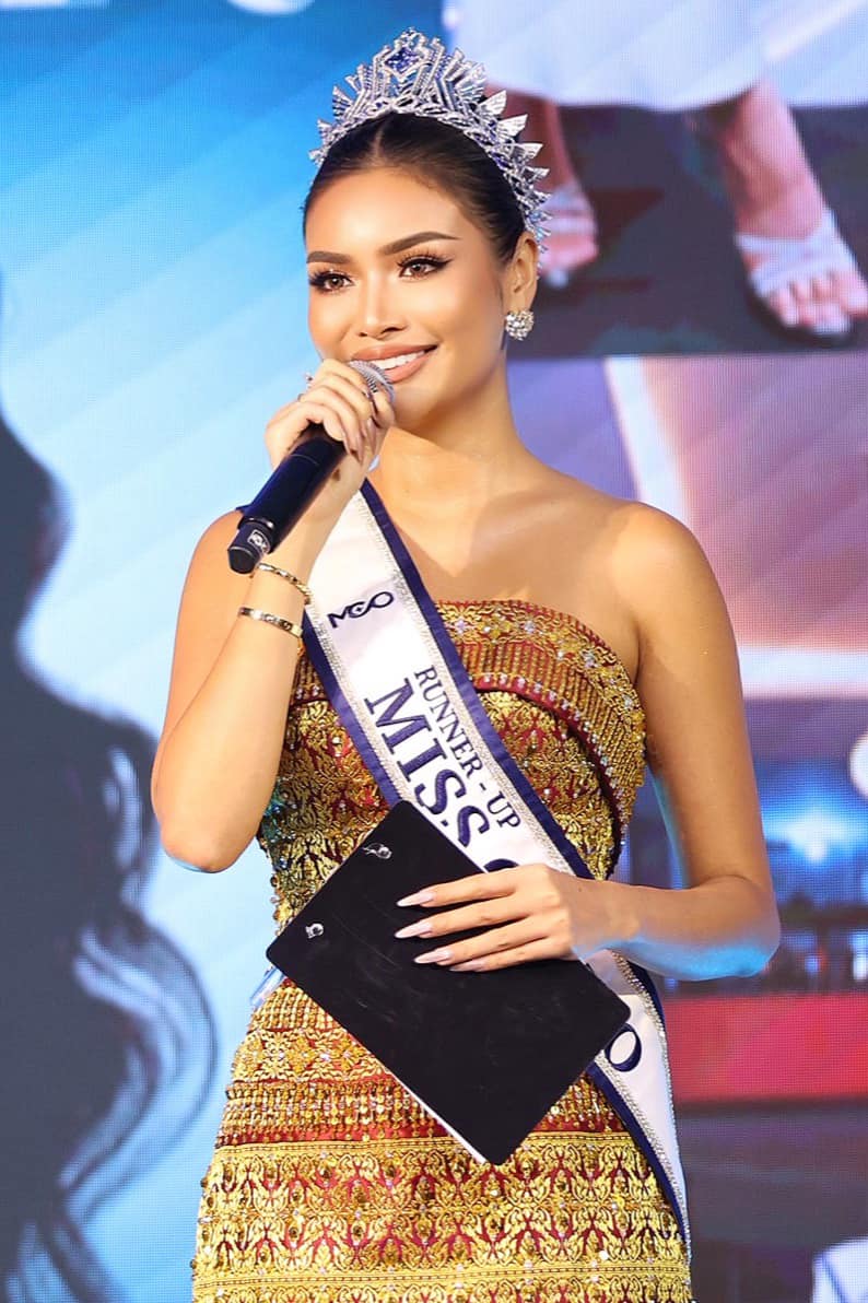 Á hậu Miss Cosmo 2024 gây chú ý với visual đỉnh cao tại họp báo Hoa hậu Thái Lan - 1