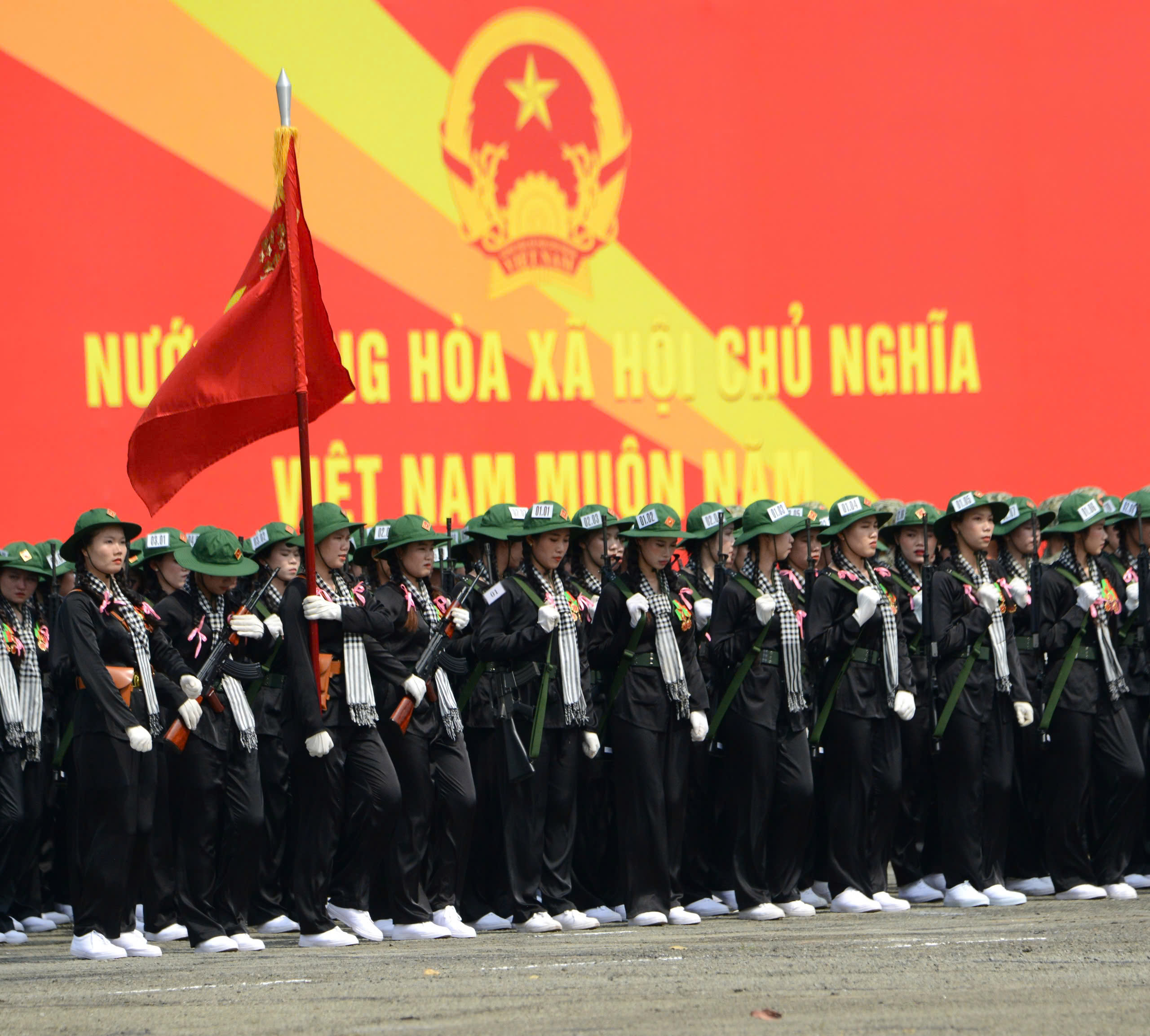 Tổng hợp luyện diễu binh kỷ niệm 50 năm Ngày Giải phóng miền nam, thống nhất đất nước - 1