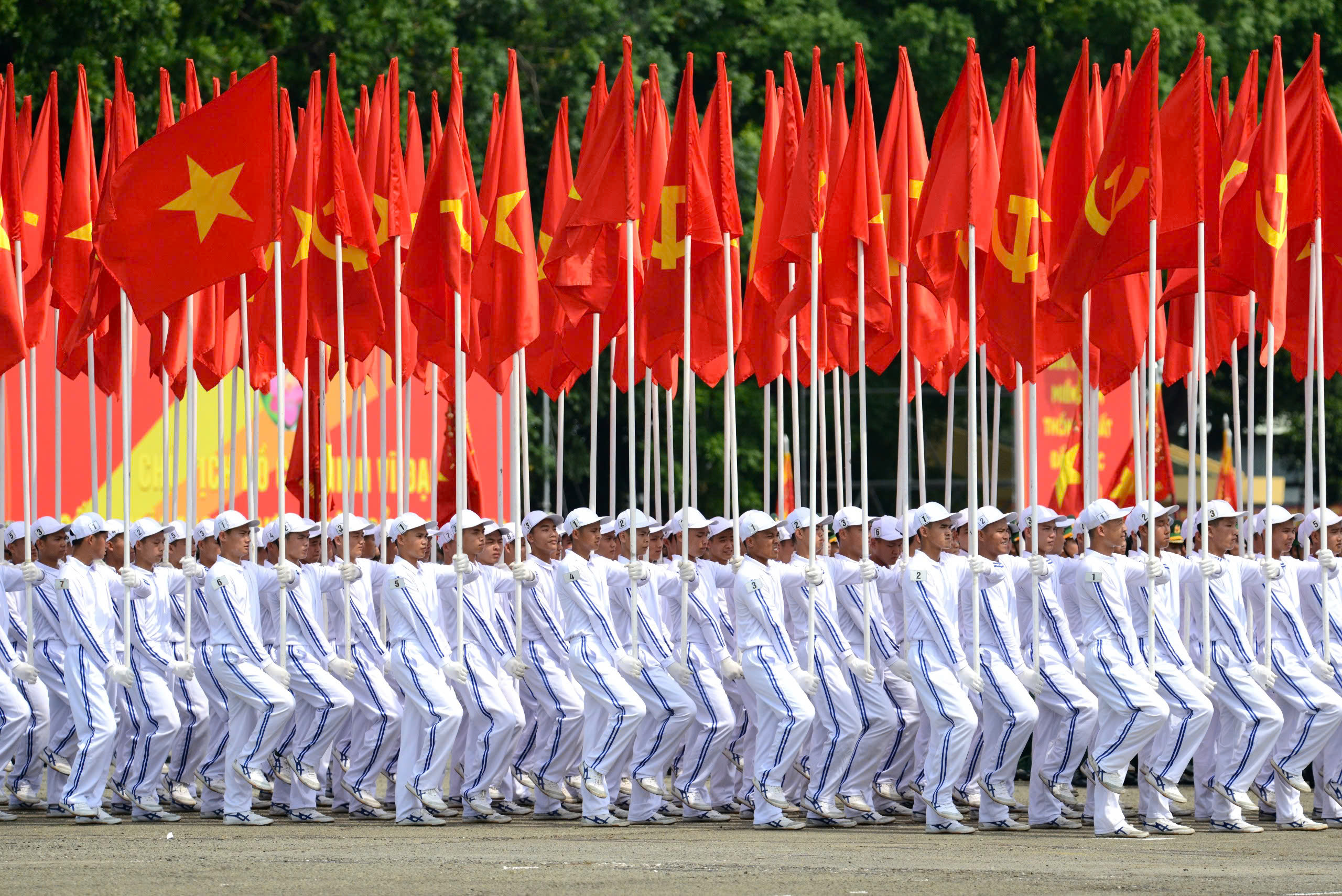 Tổng hợp luyện diễu binh kỷ niệm 50 năm Ngày Giải phóng miền nam, thống nhất đất nước - 3