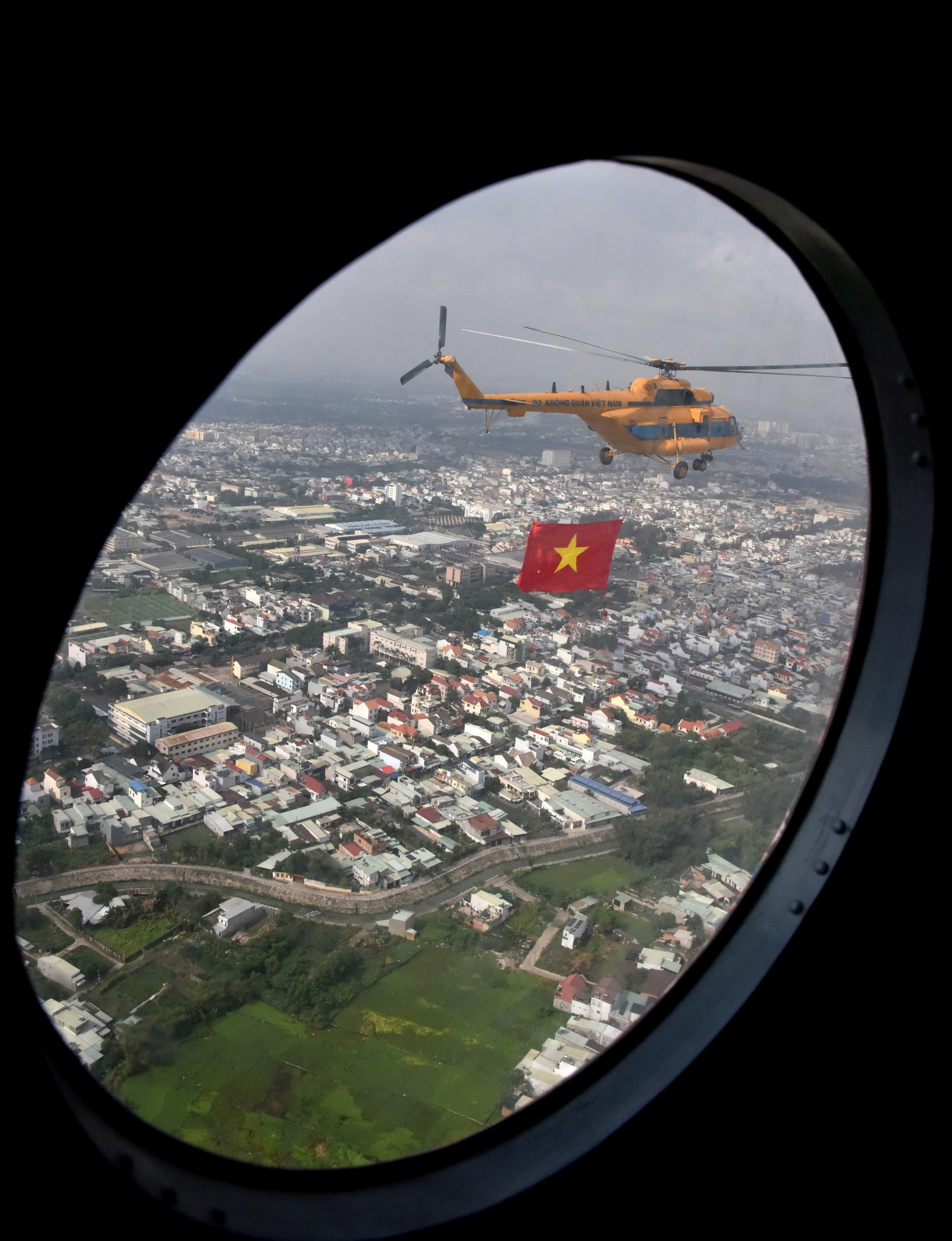 Tổng hợp luyện diễu binh kỷ niệm 50 năm Ngày Giải phóng miền nam, thống nhất đất nước - 9