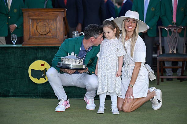 “11 năm, 1 cú đánh, bỏ túi 4,2 triệu euro”: Giọt nước mắt McIlroy và cuộc chinh phục vĩ đại - 2