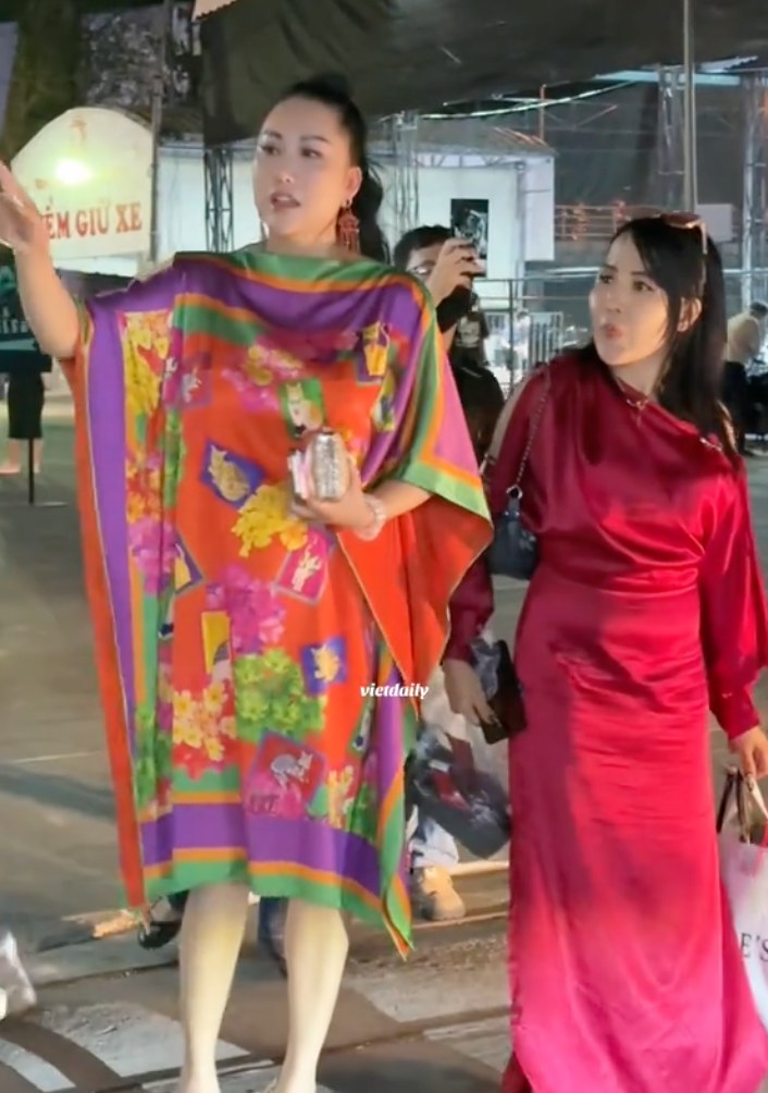 Nữ diễn viên Việt bất ngờ bỏ chạy khỏi thảm đỏ, cả ekip tán loạn, rợn người lý do phía sau - 3