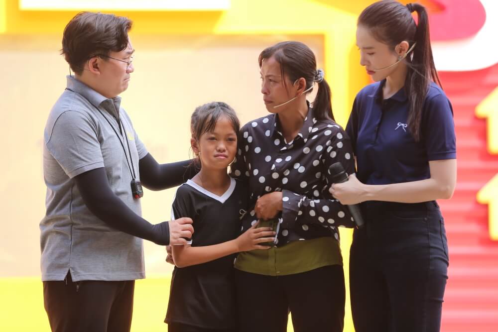 Đại Nghĩa, Hoàng Sơn và Hạnh Nguyên xót xa cho người mẹ bị ung thư gồng gánh gia đình khi chồng mất - 7