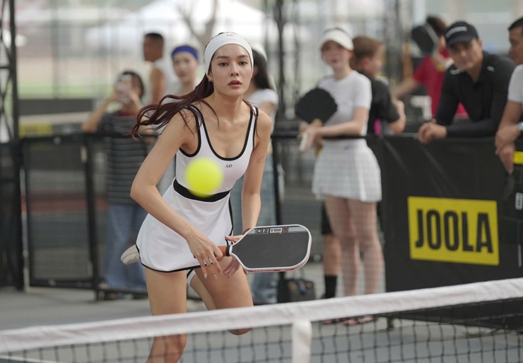 Á hậu Hồng Hạnh cùng dàn mỹ nhân nóng bỏng so tài các ngôi sao pickleball thế giới - 3