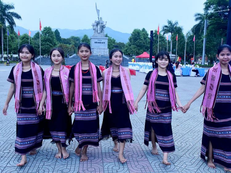 Khám phá vùng đất Ba Tơ hoang sơ xinh đẹp, hào hùng ở Quảng Ngãi