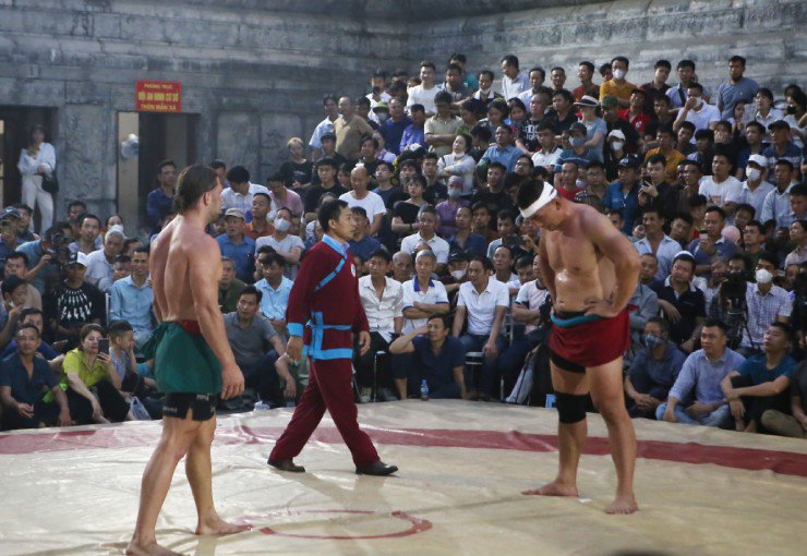 Ông Tây Zakhar khiến Hiếu "Khổng lồ" đổ máu, tranh đai MMA với "Độc cô cầu bại" Công Minh - 1