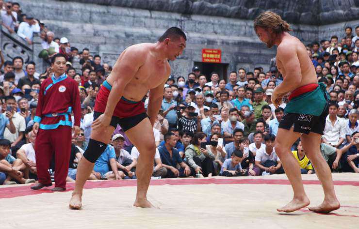 Ông Tây Zakhar khiến Hiếu "Khổng lồ" đổ máu, tranh đai MMA với "Độc cô cầu bại" Công Minh - 2