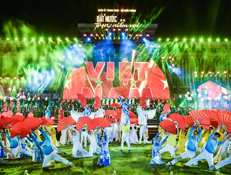 Xúc động khúc ca khải hoàn ‘Đất nước trọn niềm vui’