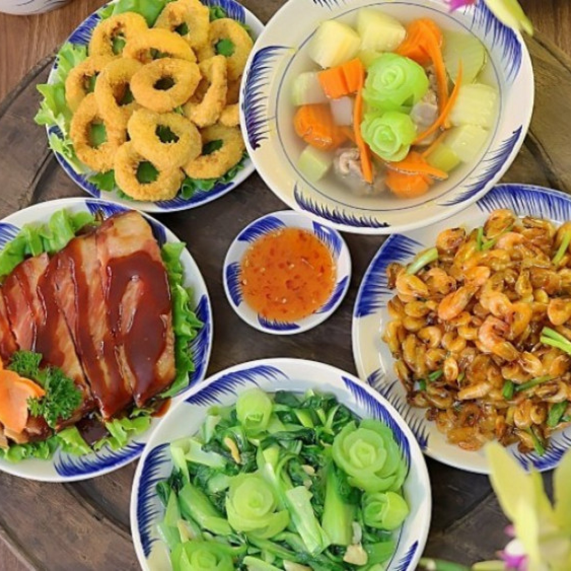 Thực đơn cơm nhà ngon hơn ngoài hàng, ai thấy cũng muốn học theo