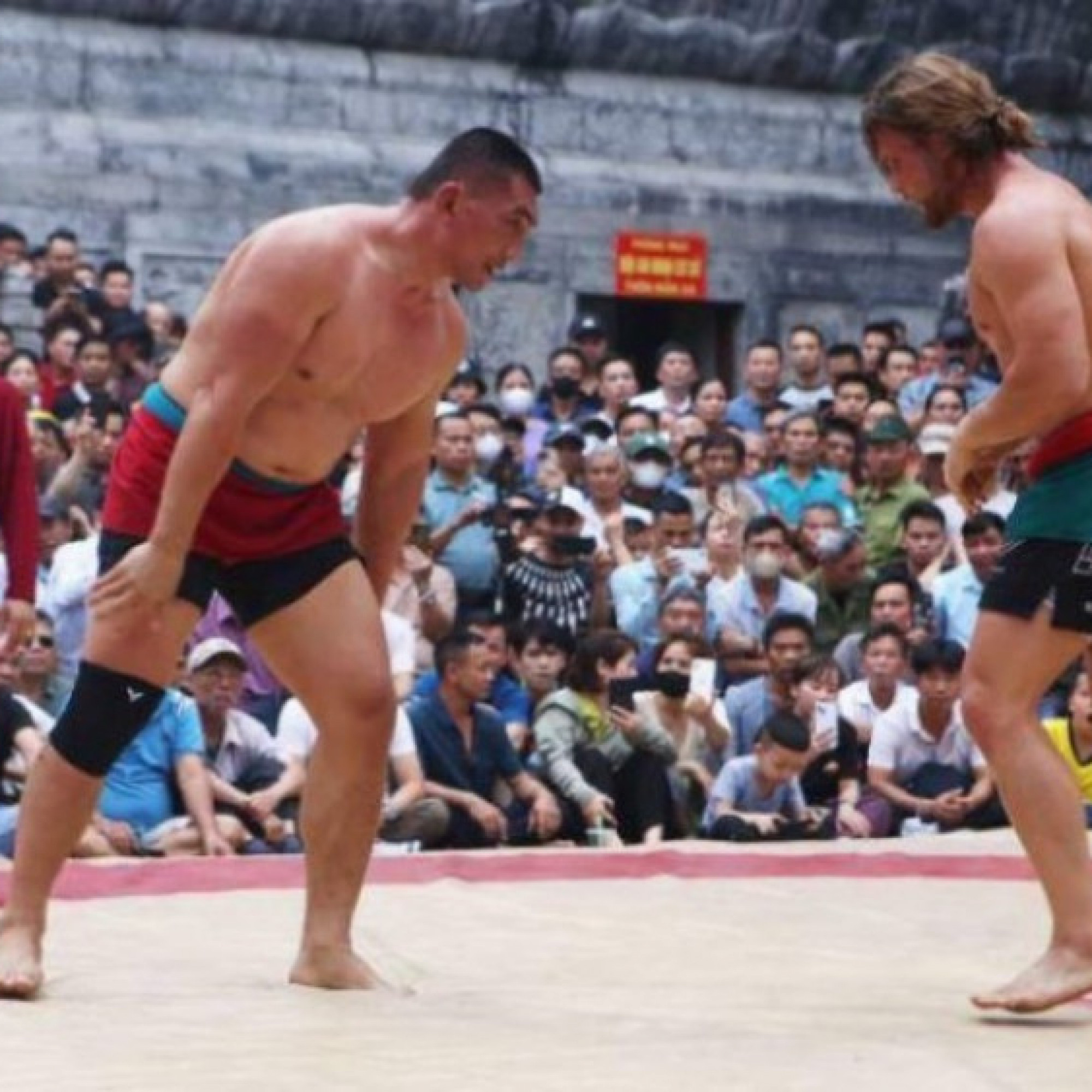  - Ông Tây Zakhar khiến Hiếu "Khổng lồ" đổ máu, tranh đai MMA với "Độc cô cầu bại" Công Minh
