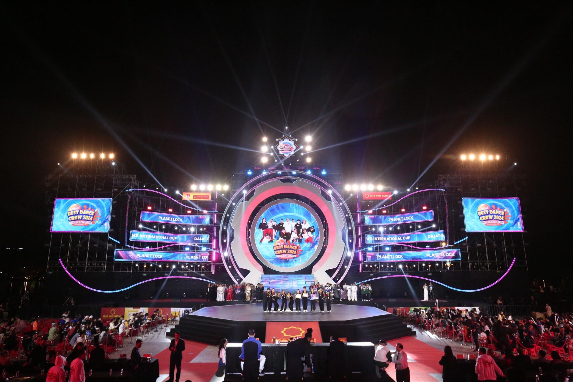 Giám khảo “đau đầu” khi chấm thi Dalat Best Dance Crew 2025 vì thí sinh quá “khủng” - 1