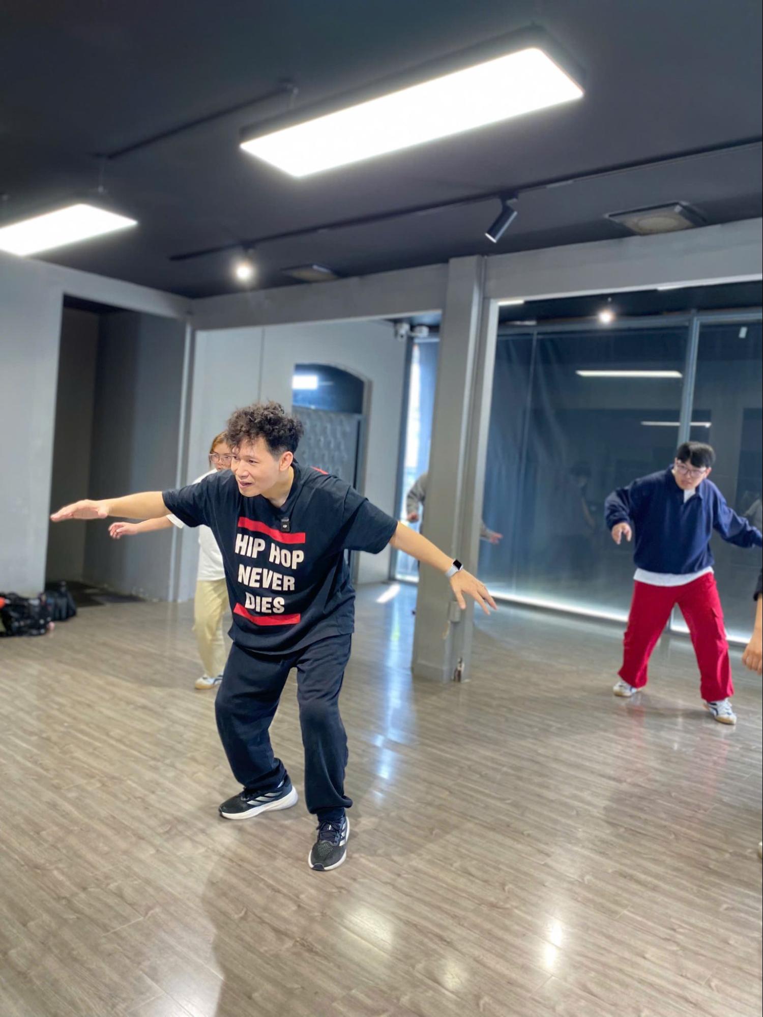 Giám khảo “đau đầu” khi chấm thi Dalat Best Dance Crew 2025 vì thí sinh quá “khủng” - 3