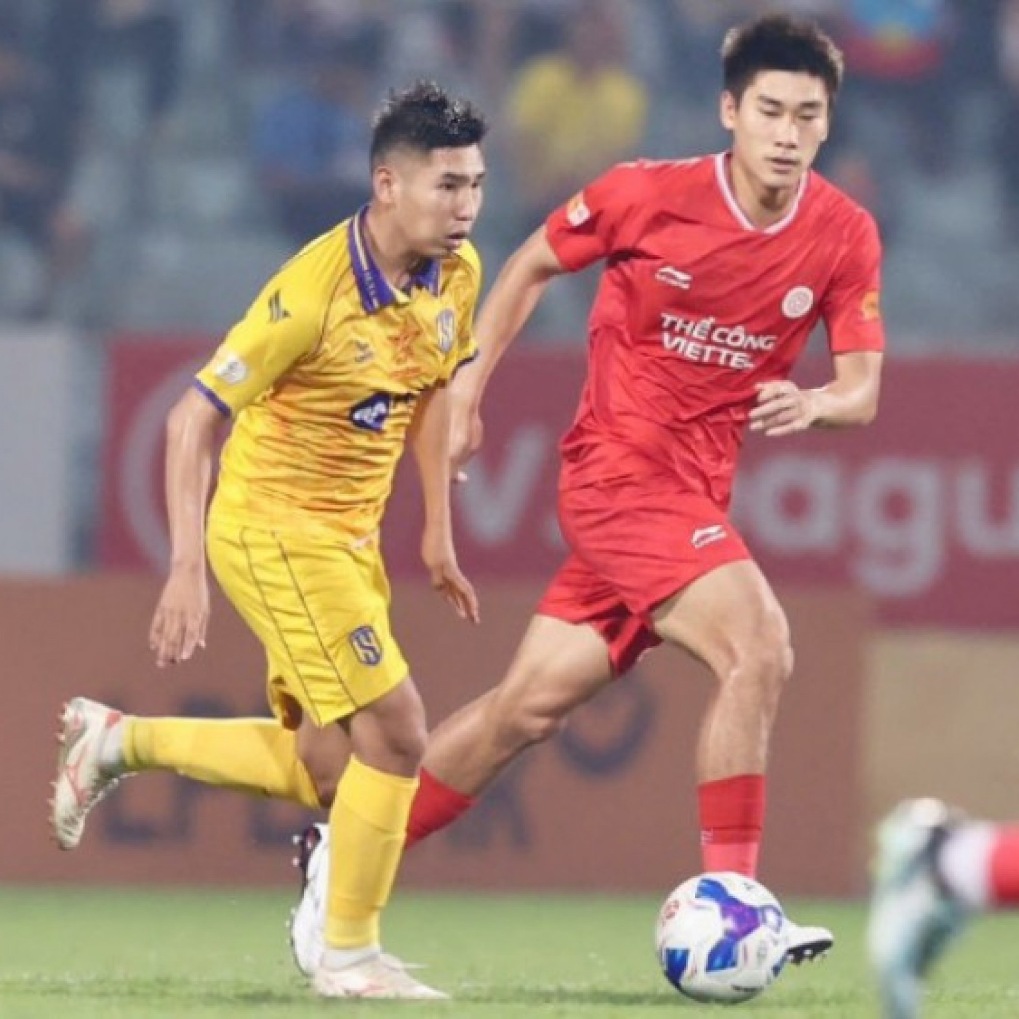  - Video bóng đá Thể Công Viettel - SLNA: Điểm nhấn VAR và phạt đền (V-League)