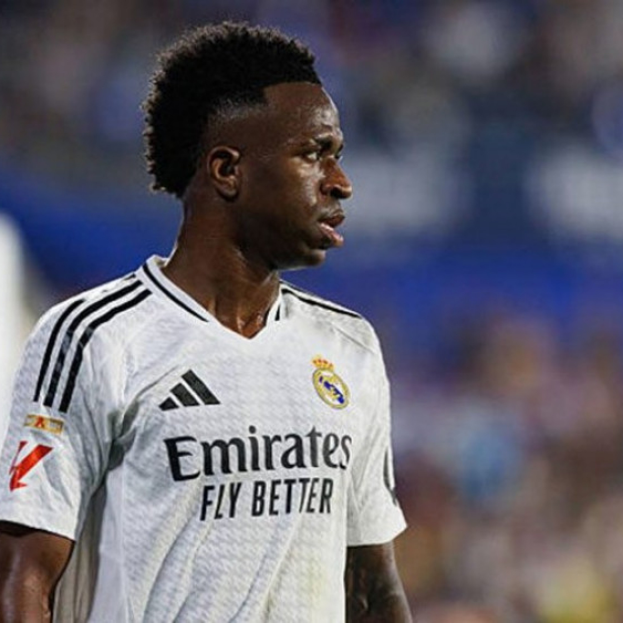 Real Madrid cho phép Vinicius bị bêu xấu trên báo chí, không ngán bán cho Saudi Arabia