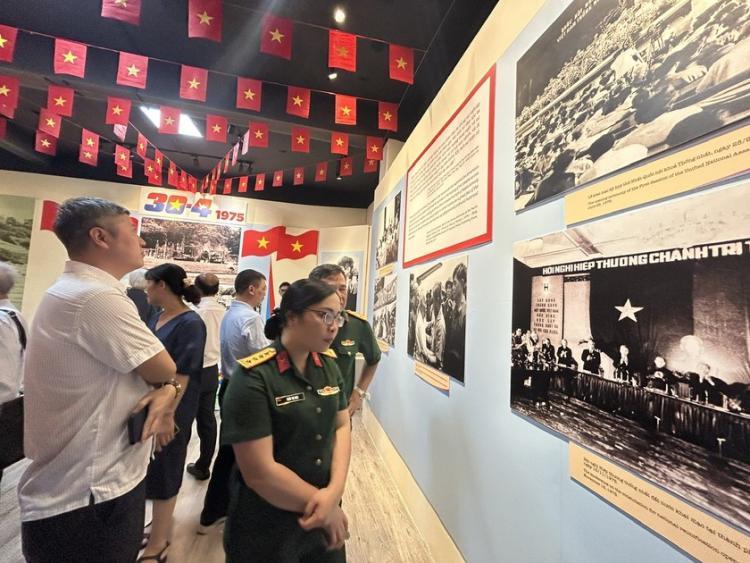 Triển lãm “Non sông liền một dải”: Hành trình lịch sử hào hùng kỷ niệm 50 năm thống nhất đất nước