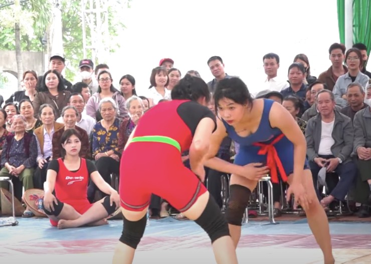 Hoa khôi đấu vật Anh Thơ có đối thủ xứng tầm, xuất hiện đô nữ Ánh Tuyết xinh đẹp - 2