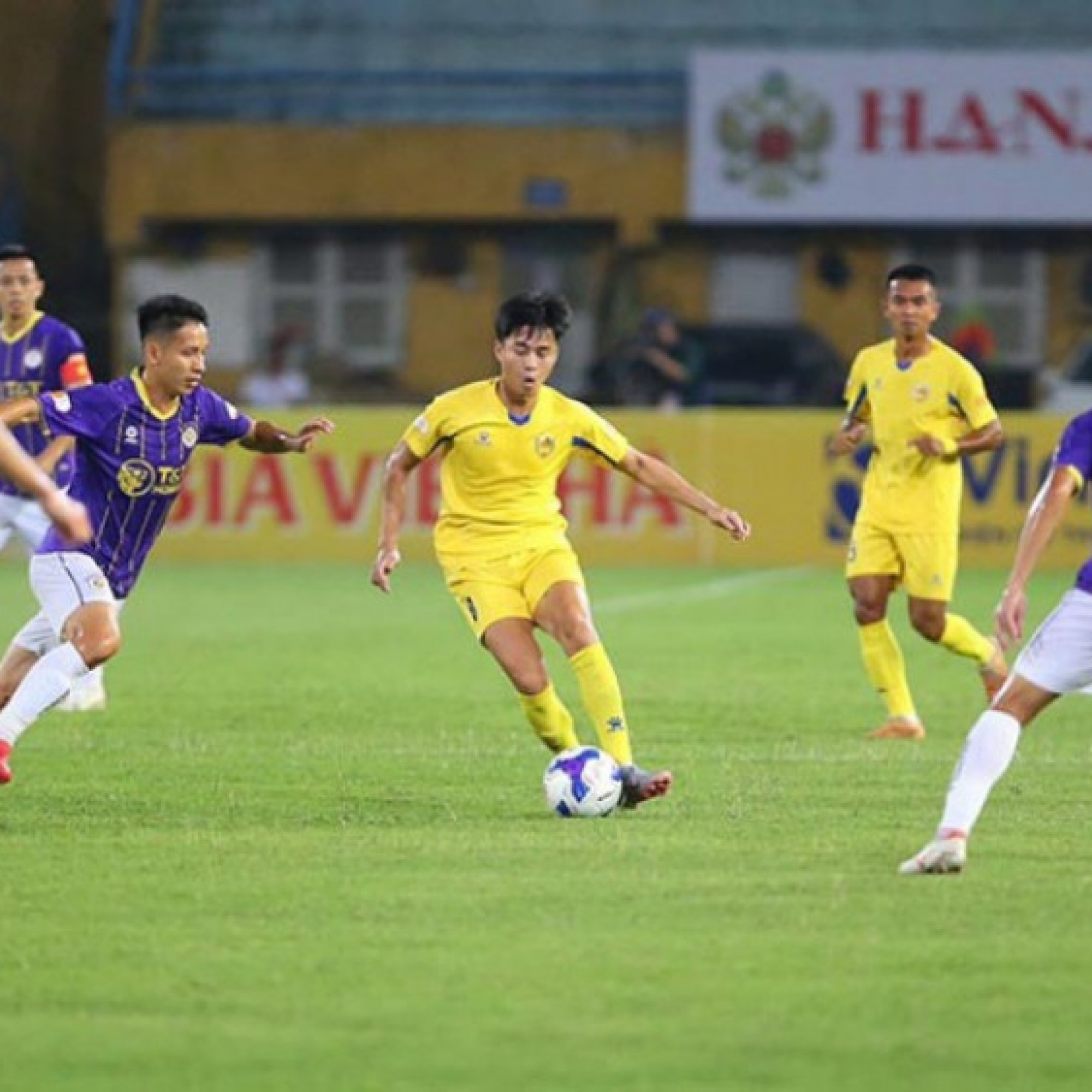  - Video bóng đá Hà Nội - Quảng Nam: Mở điểm chớp nhoáng (V-League)