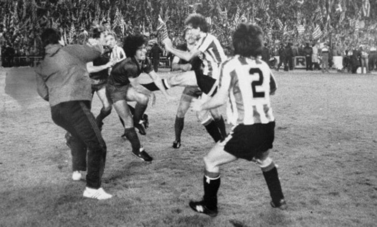 Bạo lực sân cỏ Tây Ban Nha: "Đồ tể" Pepe, "đại ca" Ramos chưa là gì so với Maradona - 2