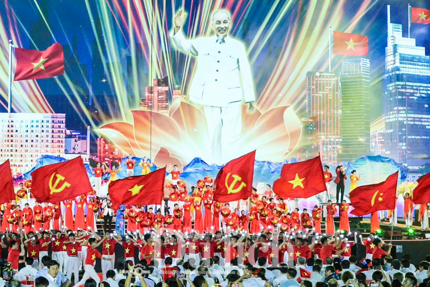 ‘Mùa Xuân Thống Nhất’ – Ngân vang khúc khải hoàn tình yêu Tổ quốc - 1