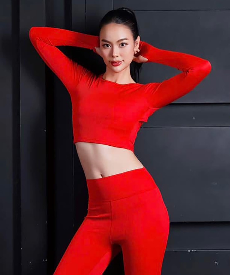 Nữ y tá Loan Barbie mặc áo bà ba thi giải bán marathon, hot girl Vy Phan "cày" 100km dịp lễ - 4