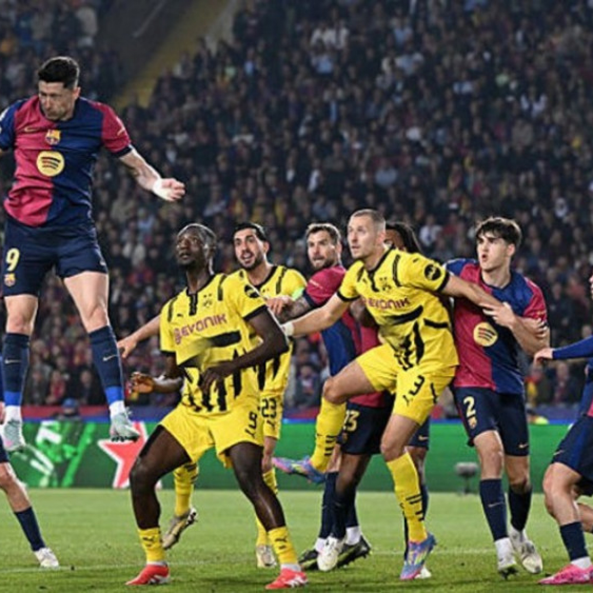  - Barcelona "trên cơ" Inter, nhưng bộc lộ điểm yếu lớn khi không có Lewandowski