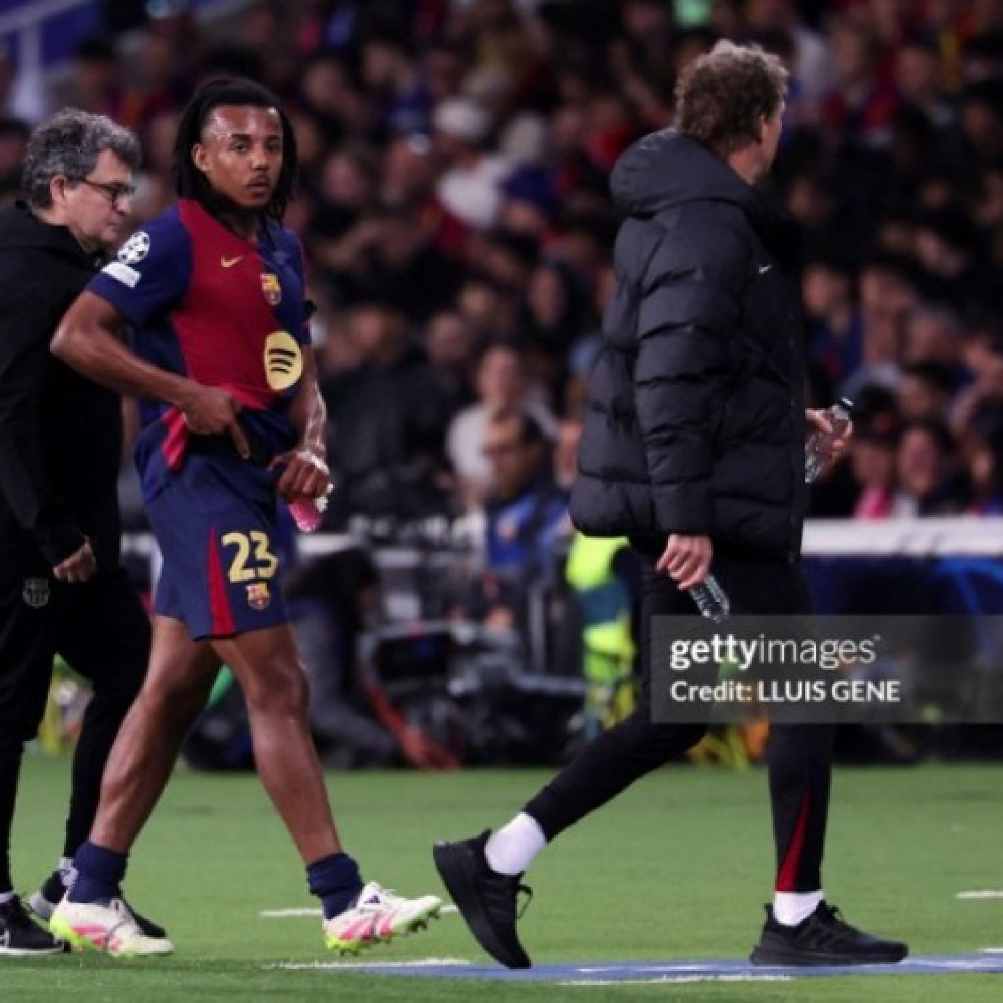  - Barca - Inter thiệt quân sau đại chiến Cúp C1, Martinez nối gót Kounde rời sân sớm