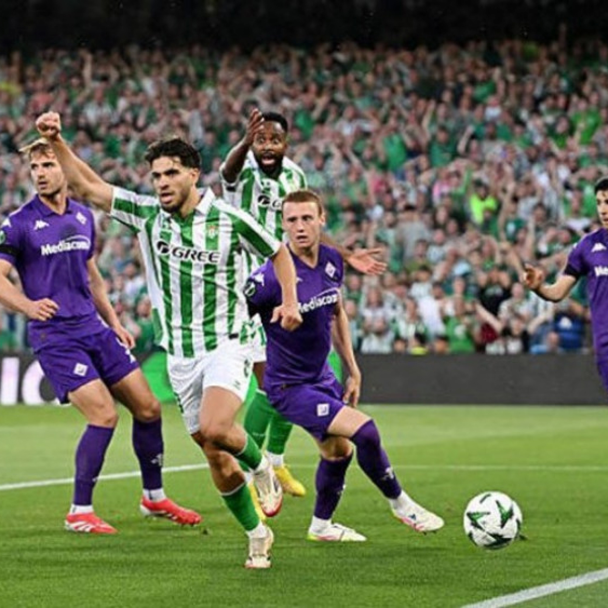  - Video bóng đá Real Betis - Fiorentina: Bàn thắng suýt thành pha bỏ lỡ (Conference League)