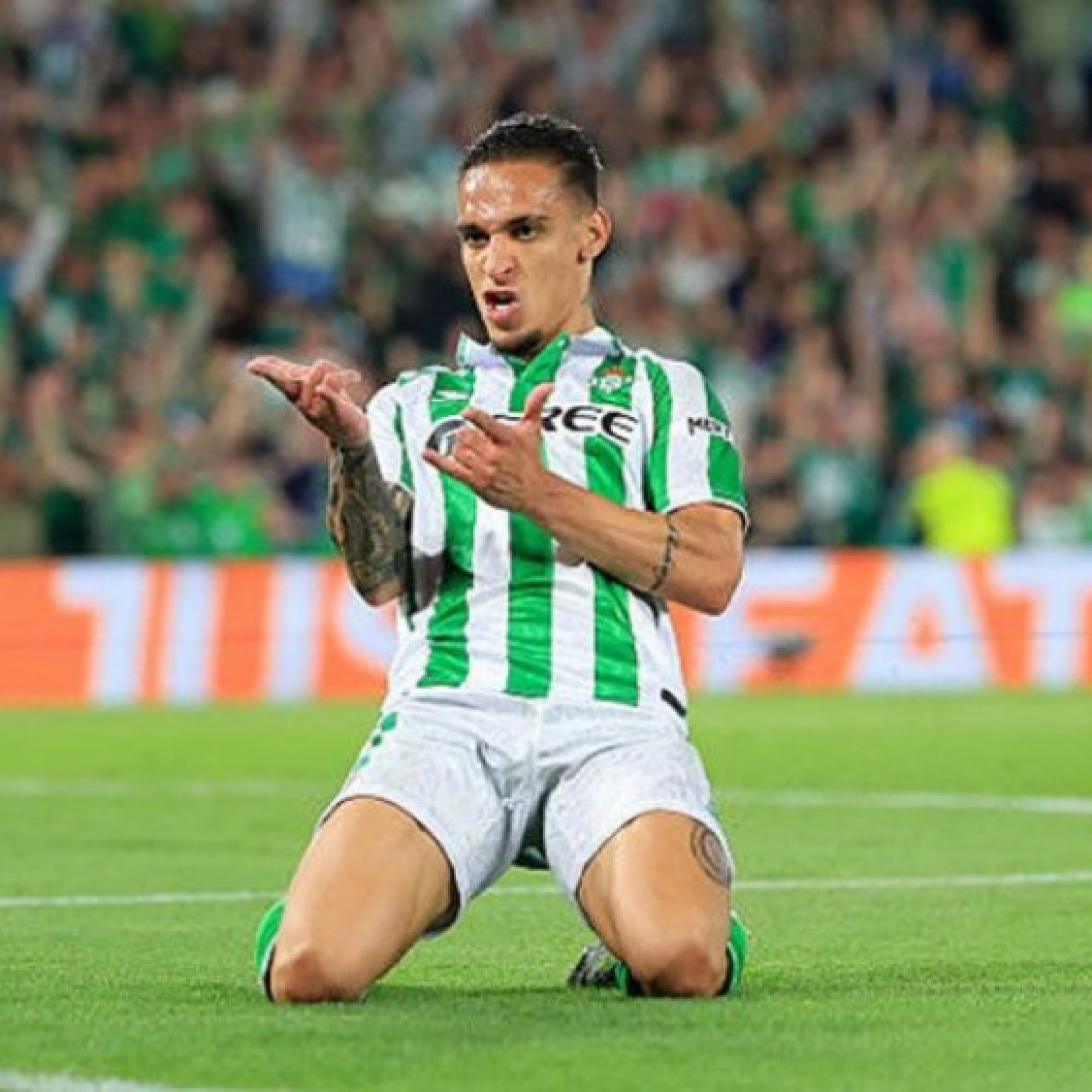  - Video bóng đá Real Betis - Fiorentina: "Đại bác" của Antony, lợi thế mong manh (Conference League)
