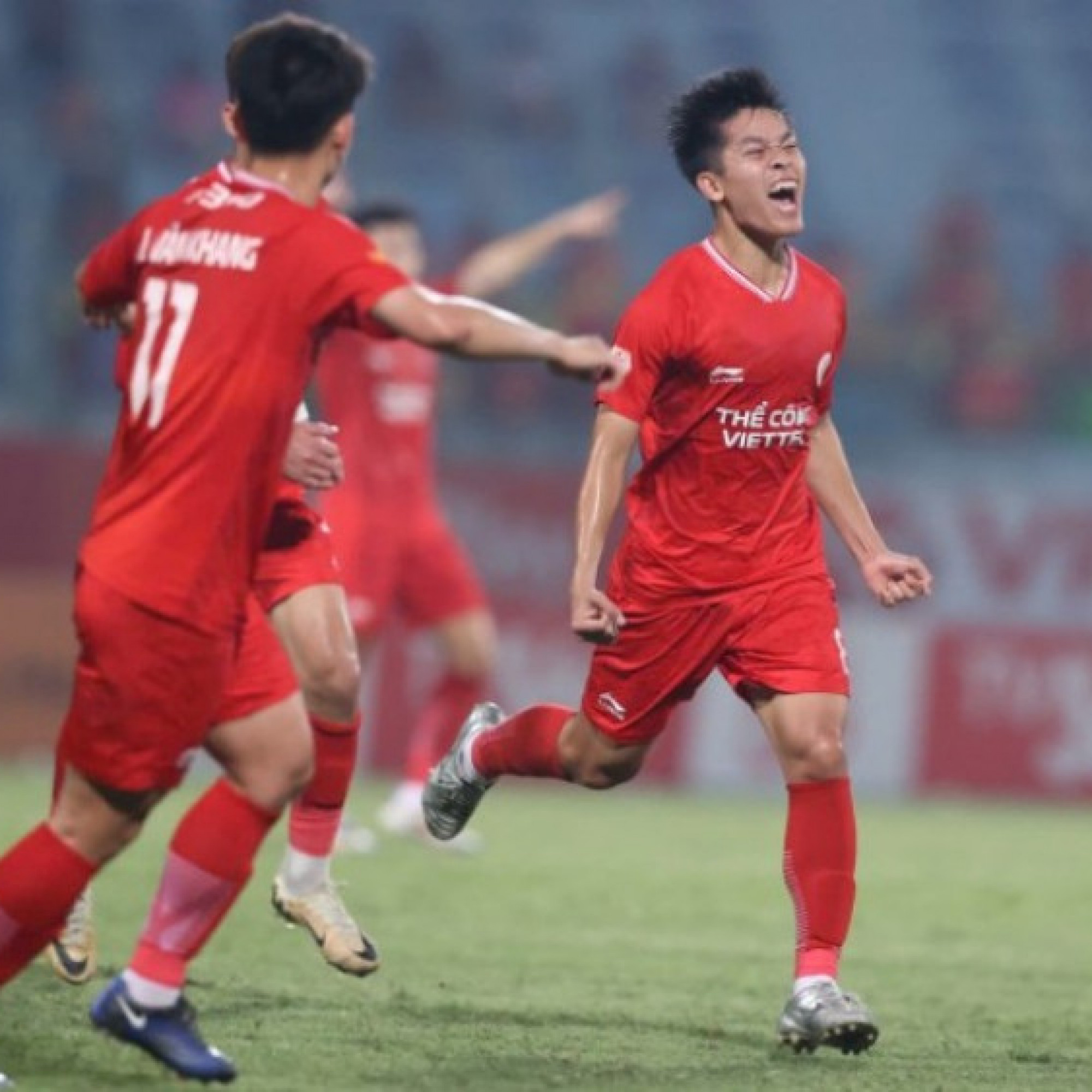  - Video bóng đá Thể Công - Đà Nẵng: "Cơn mưa" bàn thắng, quà mừng tướng mới (V-League)