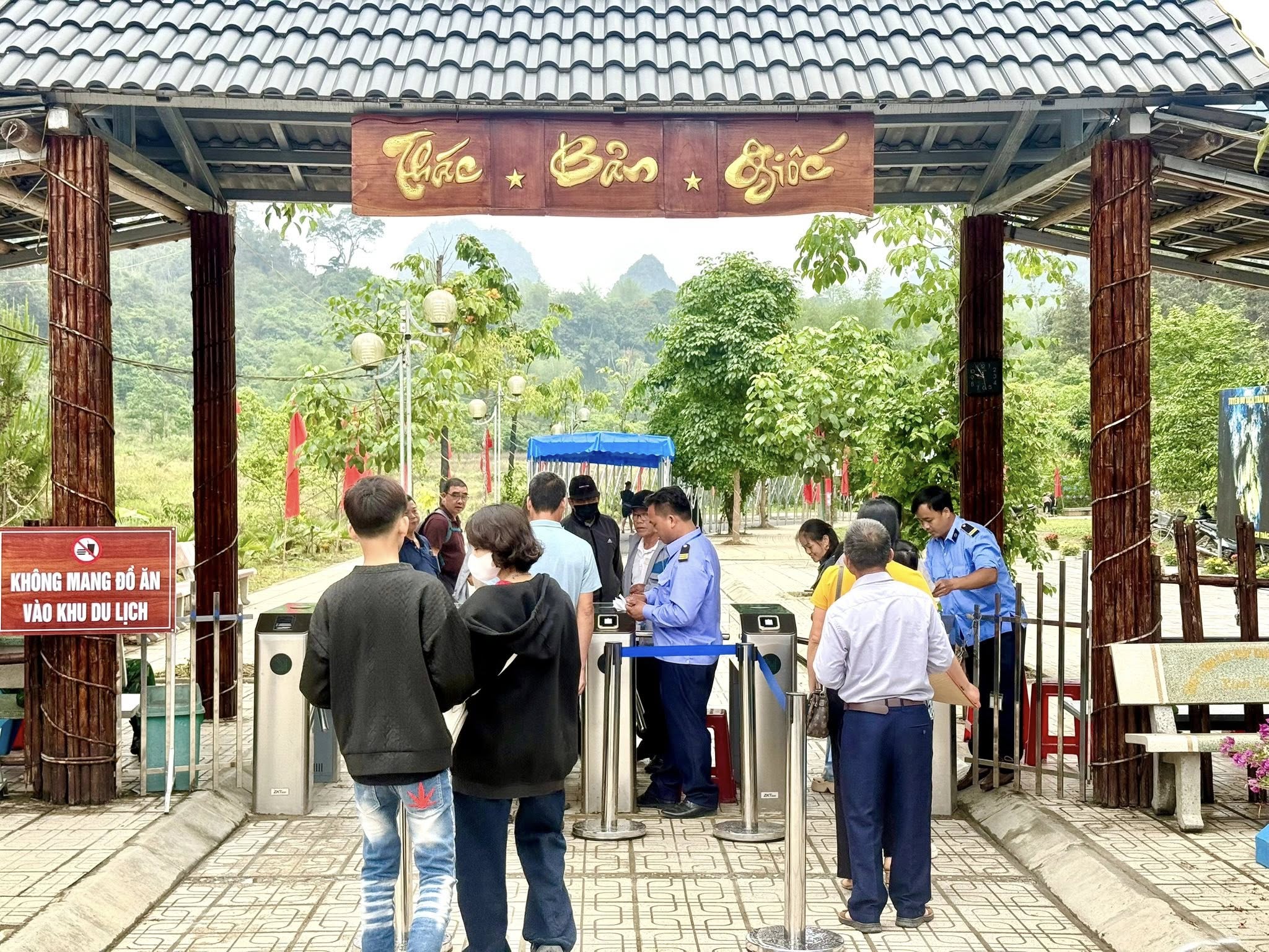 Không biết mua vé Khu du lịch thác Bản Giốc ở đâu? - 4