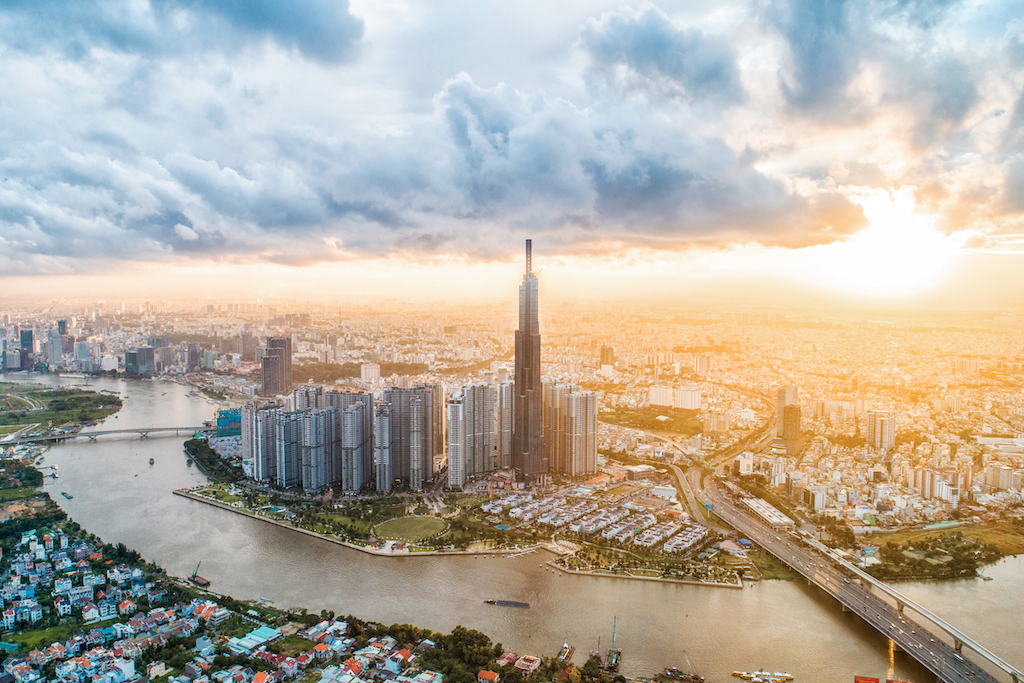 Vingroup báo doanh thu quý I/2025 cao kỷ lục, giữ vững vị thế là doanh nghiệp tư nhân có quy mô tài sản lớn nhất cả nước - 1