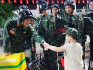Đoàn tàu SE64 chở lực lượng diễu binh rời Biên Hòa, hành quân ra Hà Nội
