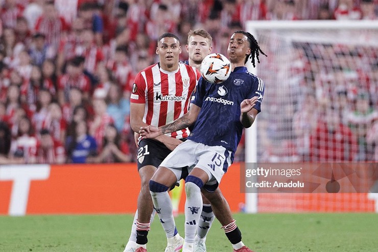 Tin mới nhất bóng đá tối 2/5: CĐV Liverpool ăn mừng gây... động đất - 3