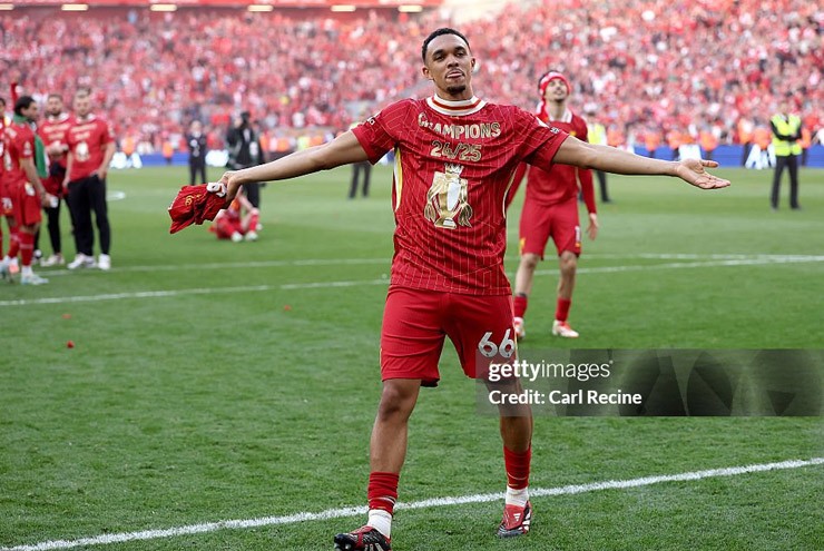 Fan Liverpool tức điên, "The Kop" cho phép Arnold sang Real sớm với giá bèo - 1
