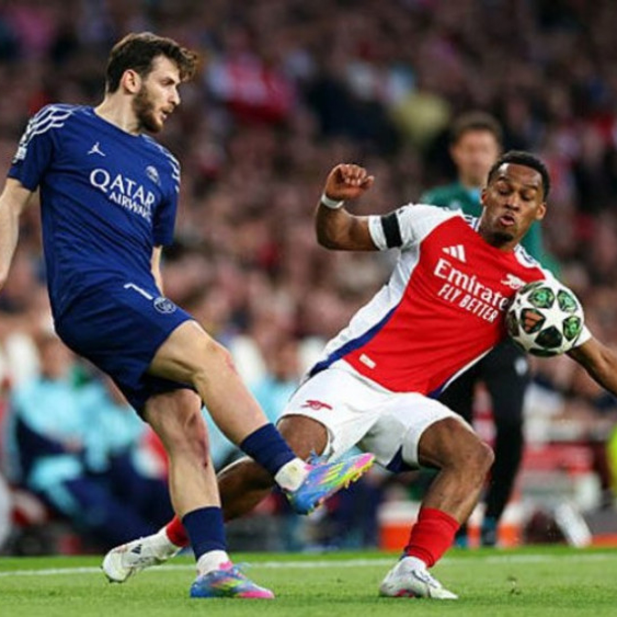  - Arsenal thiệt quân trước bán kết lượt về gặp PSG, đau đầu vị trí hậu vệ phải