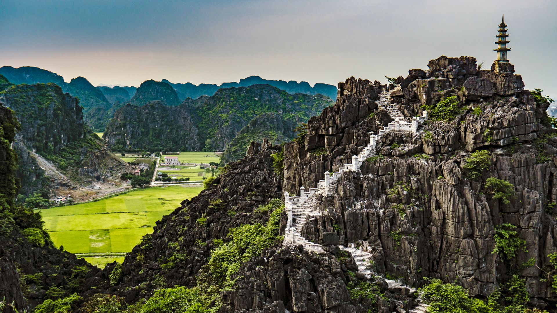Phát triển du lịch bền vững, bảo tồn di tích và hệ sinh thái tại Ninh Bình - 1