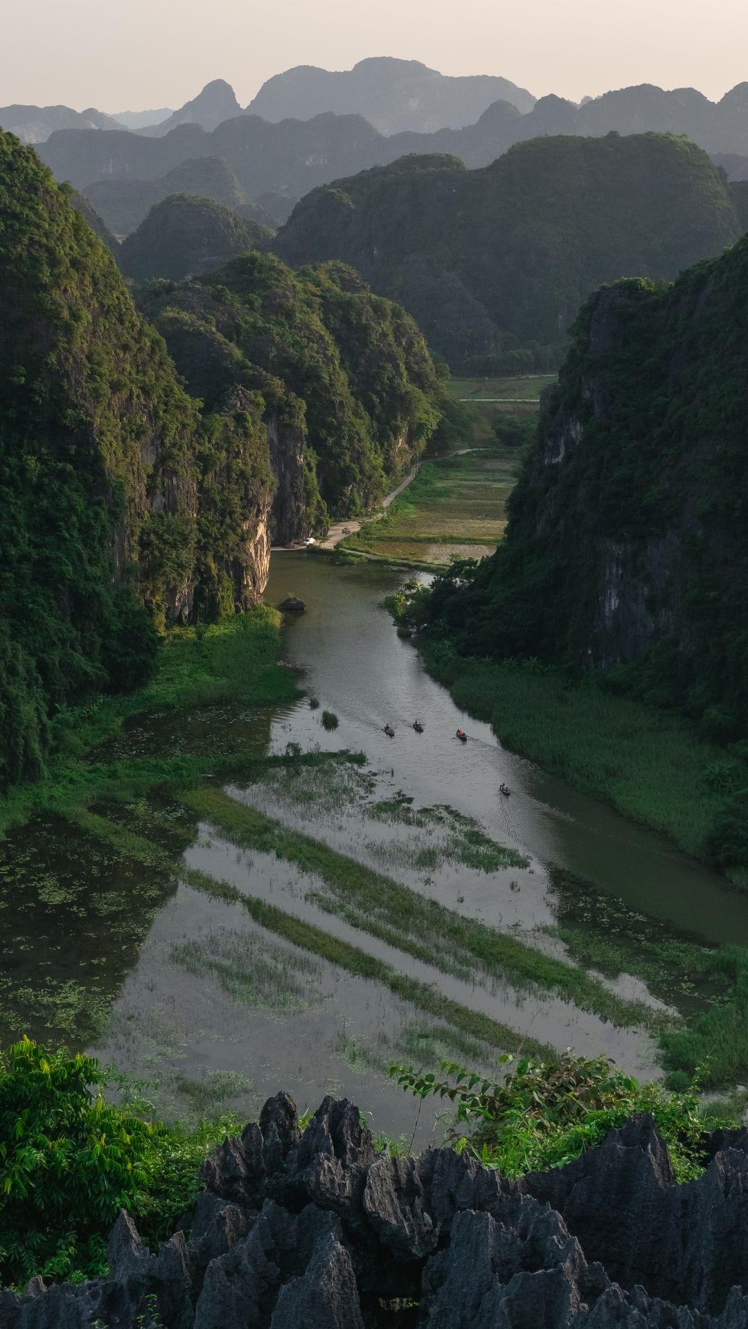 Phát triển du lịch bền vững, bảo tồn di tích và hệ sinh thái tại Ninh Bình - 3