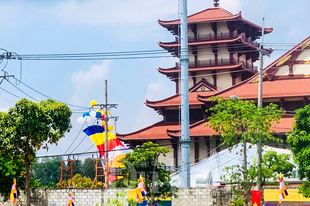 Bất ngờ lá Phật kỳ dài hơn 25m tung bay trên nền trời Đại lễ Vesak - 3