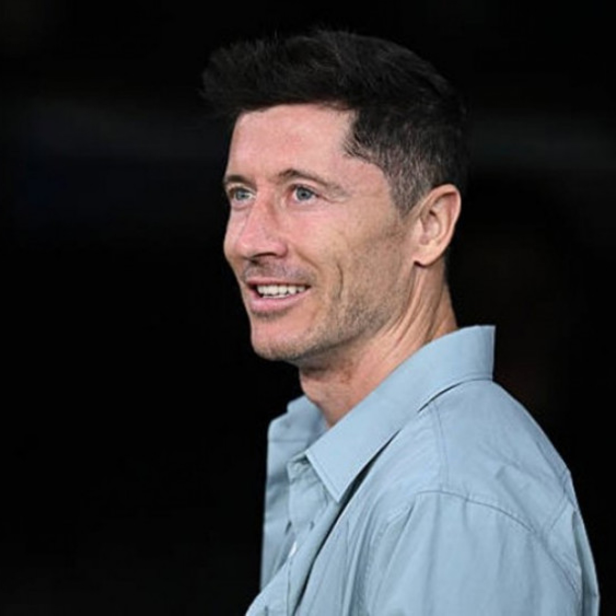  - Barca buồn vui lẫn lộn trước trận gặp Inter: Lewandowski hồi phục thần tốc, hỏng 2 cánh