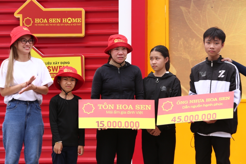 Nguyễn Quang Dũng và Hoàng Yến Chibi góp sức mang về 100 triệu đồng cho các em nhỏ mồ côi - 8
